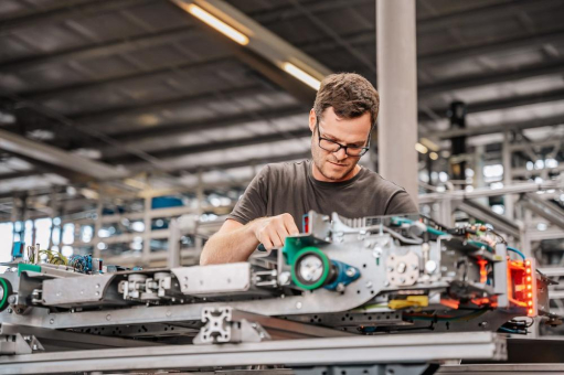 Weitblick in Wächtersbach: ROCKETSOLUTION wächst in die Zukunft