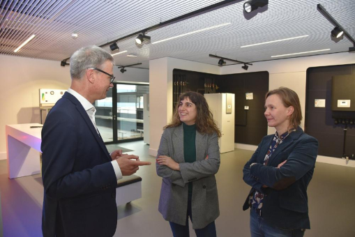 Grünen-Landtagsabgeordnete besuchen Stiebel Eltron