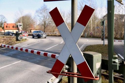 TÜV SÜD: Schienenfahrzeuge haben Vorfahrt