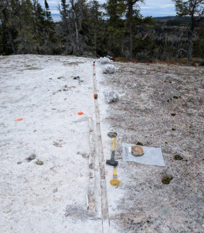 North American Niobium and Critical Minerals Corp. schließt Phase-1-Herbstprospektionsprogramm ab; in allen Konzessionsgebieten in Québec wurden Karbonatit- und Pegmatitziele ermittelt