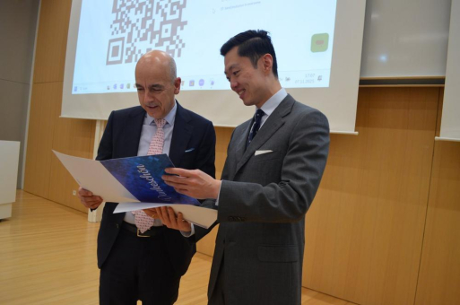 Souveräner Steuermann durch schwierige Fahrwasser