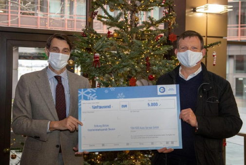 TÜV SÜD spendet 10.000 Euro für den Kampf gegen Krebs