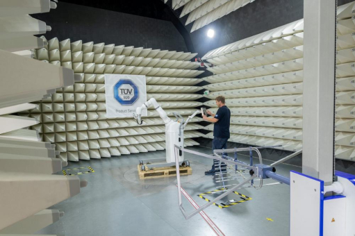 TÜV SÜD feiert Laborerweiterung in Straubing