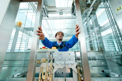 Prüfungen und Zertifizierungen für Aufzüge und Komponenten