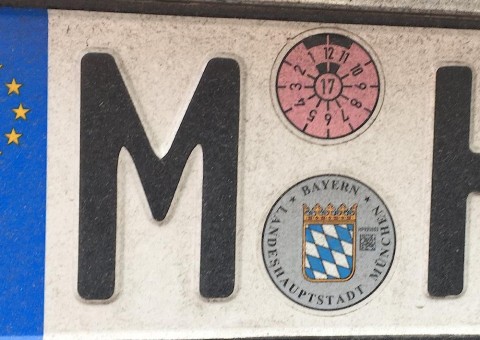 TÜV SÜD: Plakettencheck zum Jahreswechsel