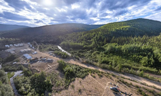 Sitka Gold plant 2026 Rekord-Bohrprogramm auf RC Gold-Projekt im Yukon