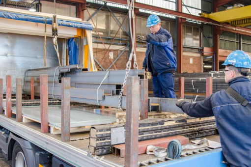 Formschluss im Stahltransport: Mit Sicherheit mehr Effizienz