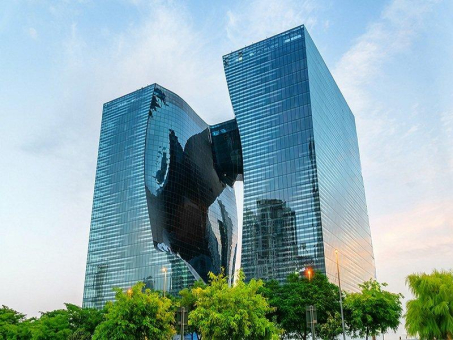 Milk the Sun – Andreas Köhler erweitert den Standort Dubai