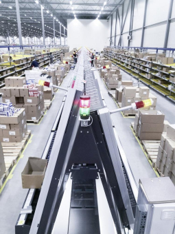 Apotea erweitert automatisierte Lagerlösung mit langjährigem Logistikpartner SSI Schäfer