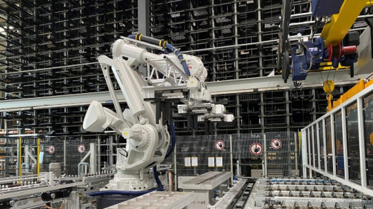 Retrofit statt Neubau: So macht Fehr Lagerlogistik bestehende Lager fit für die Zukunft.