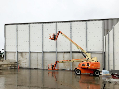 R30-Brandschutz mit "ungeschütztem", feuerverzinktem Stahl: Praxisbeispiel Brandschutzwände