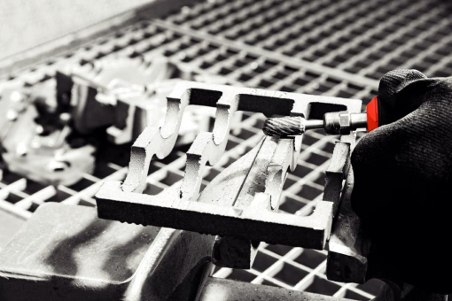 Gussbearbeitung mit System: Werkzeuge zum Fräsen, Schleifen und Trennen von LUKAS-ERZETT