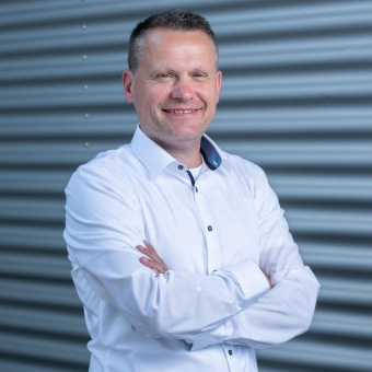 Das tragfähige Doppel: Stellfüße und Blindnietmuttern von Bossard