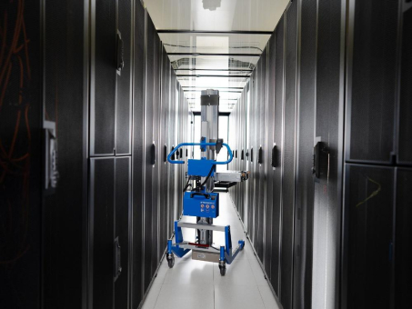 PRONOMIC startet DATA CENTRE-Webseite und präsentiert ergonomische Hebelösungen auf der DATA CENTRE WORLD Frankfurt