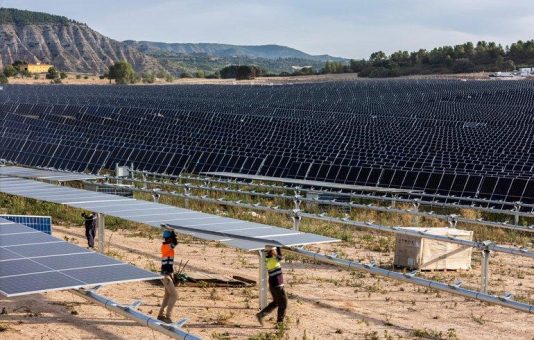 ABO Energy erreicht Meilensteine in internationalen Projekten