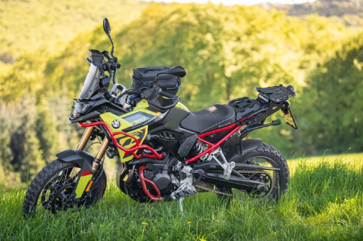 Wunderlich AKTIVKOMFORT Sitze erweitern das Potential der BMW F 900 GS durch ein sportergonomisches Upgrade
