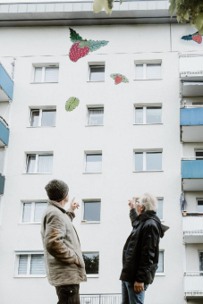 „Willkommens-Erdbeeren“ an GWW-Fassaden