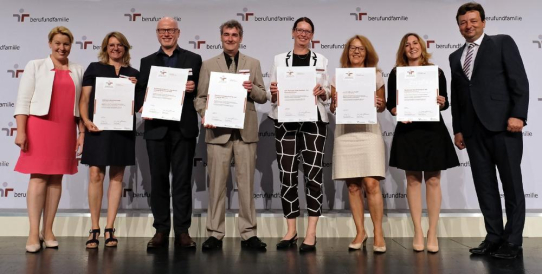 Vielfalt voraus: perbit erhält in Berlin Zertifikat zum audit berufundfamilie mit dauerhaftem Charakter