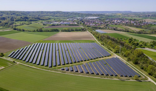 195 Bürgerinnen und Bürger investieren in Schwäbisch Halls größte Photovoltaikanlage
