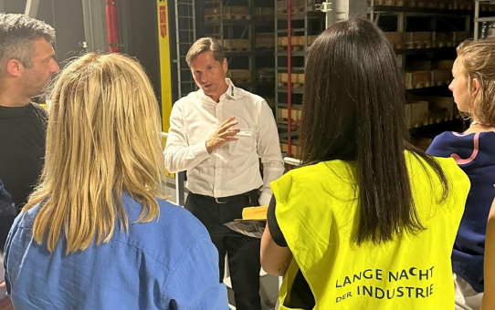 Nachts in der Lagerlogistik: Besuch bei REYHER zur Langen Nacht der Industrie in Hamburg
