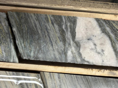 Gold Terra: Hochgradiger Treffer erweitert Walsh-Lake-Goldsystem