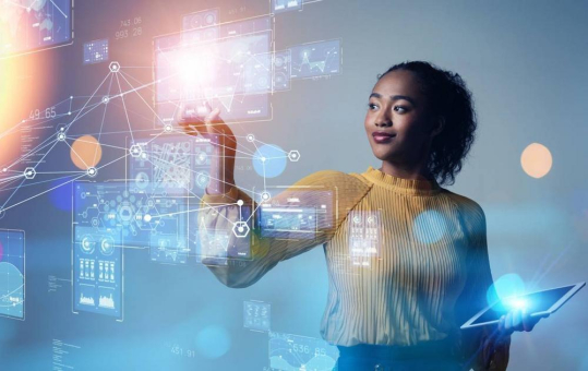 Energiekrise, Netzausfälle und smarte Arbeitszeitlösungen: Wie ein digitales Workforce Management System Ihre Produktion in Zeiten volatiler Infrastruktur stabil hält