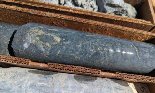 Bohrupdate von Copper One: Geplante Bohrungen 2026 zielen auf Brekzienzieldefinition ab