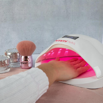 Wie erkennt man hochwertige UV-Nagellampen? Worauf Anwender und Nagelstudios wirklich achten sollten