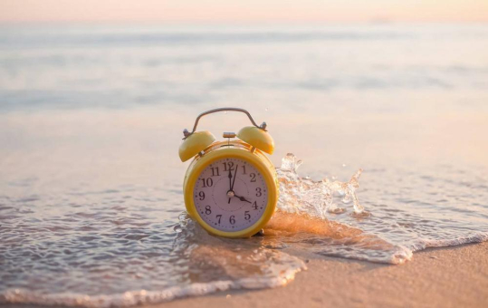 Hitze am Arbeitsplatz? Die ZEUS® Zeiterfassung unterstützt flexible Arbeitszeiten und digitale Urlaubsplanung