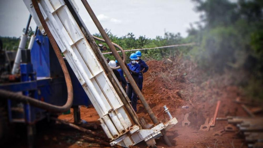 Lake Victoria Gold startet Erdarbeiten auf Imwelo: Minenbau nimmt Fahrt auf