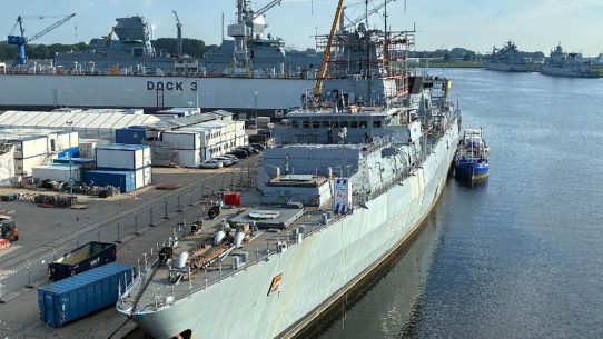 Auftrag im mittleren dreistelligen MioEUR-Bereich: Rheinmetall modernisiert F123-Fregatte