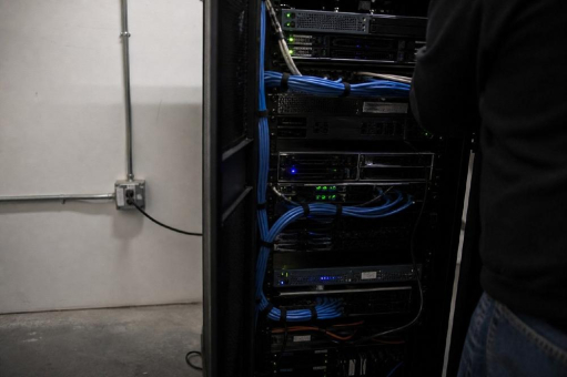 Blockchain im Unternehmenseinsatz: Seit der letzten belastbaren Erhebung von 2023 fehlt eine neue Zahl — und genau das ist der eigentliche Befund