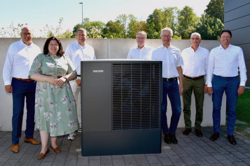 Europapolitikerin Lena Düpont zu Besuch bei Stiebel Eltron