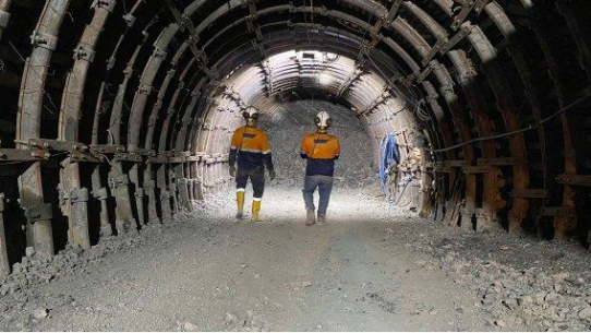 Forge Resources schließt Untertagerampe ab und beginnt mit Querstollen in Richtung der Kohleflöze