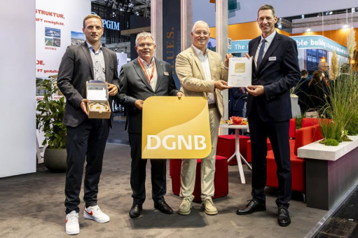 Ausgezeichnet auf großer Bühne: DGNB würdigt Hallenprojekte von Max Bögl auf der EXPO REAL