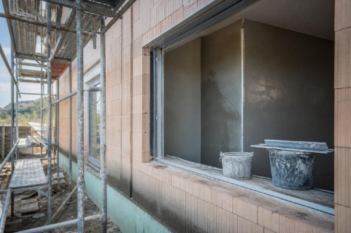 Bauaufträge im Hochbau legen im Juni 2026 um 4,3 Prozent zum Vorjahr zu: Was der Rohbau von heute für die Stuckateure des Frühjahrs 2027 bedeutet