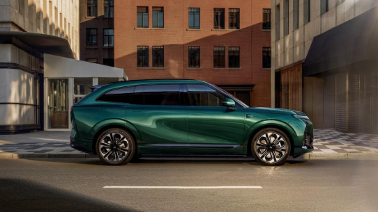 Europapremiere und Marktstart auf dem Pariser Automobilsalon: Neuer XPENG G9L ab sofort zu Preisen ab 74.600 Euro bestellbar