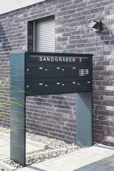 Freistehende Briefkastenanlagen flexibel auf dem Grundstück platzieren | KNOBLOCH